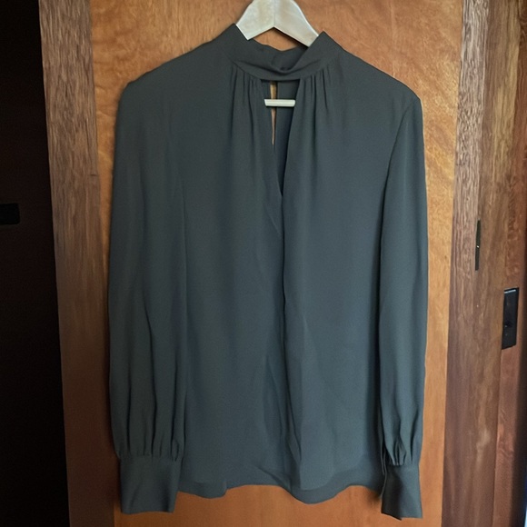 Theory Silk Neck Band Blouse Teak Taupe Keyhole M - Picture 8 of 11